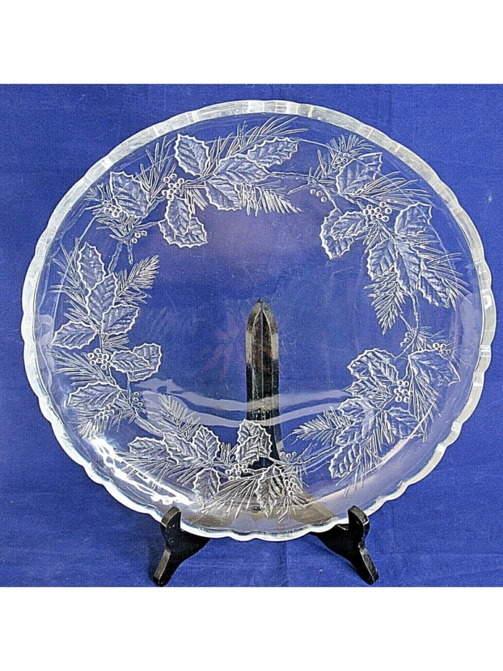 Clear Glass Round Platter Embossed Holly Leaves Berries Pine Detail Holiday Desi